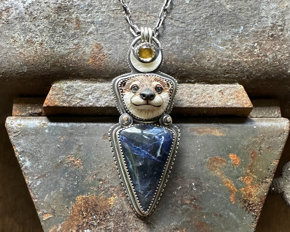 Otter with Sodalite and Citrine