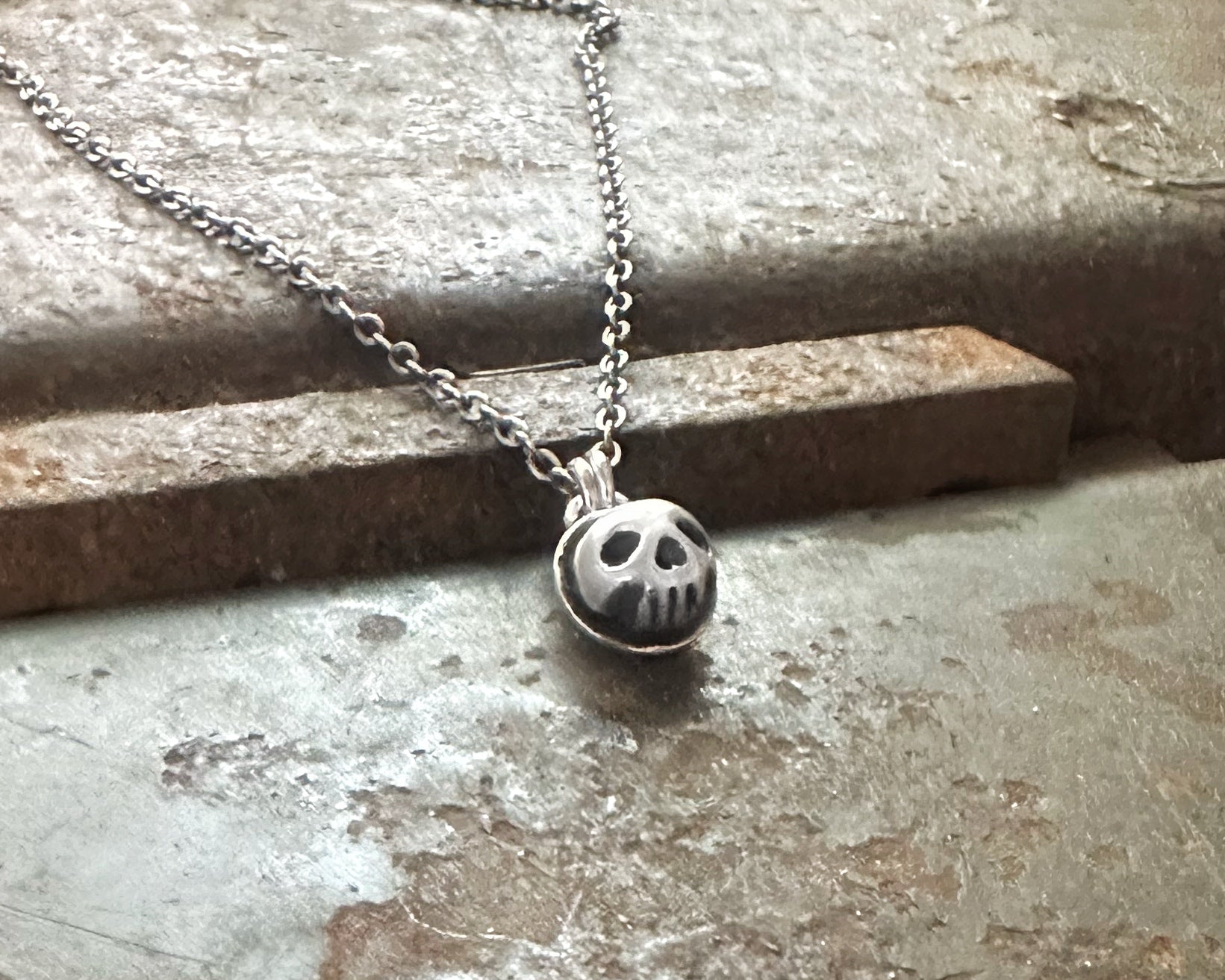 【希少】 ORDER　MINI SKULL NECKLACE Tiny Skull Necklace – Lulu Bug Jewelry