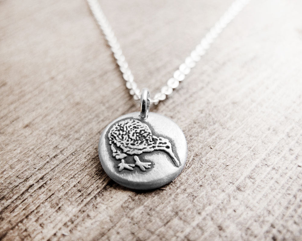 Hummingbird Metal Keychain – Bird Pendant Charm, Kiwi Design, Unisex Silver